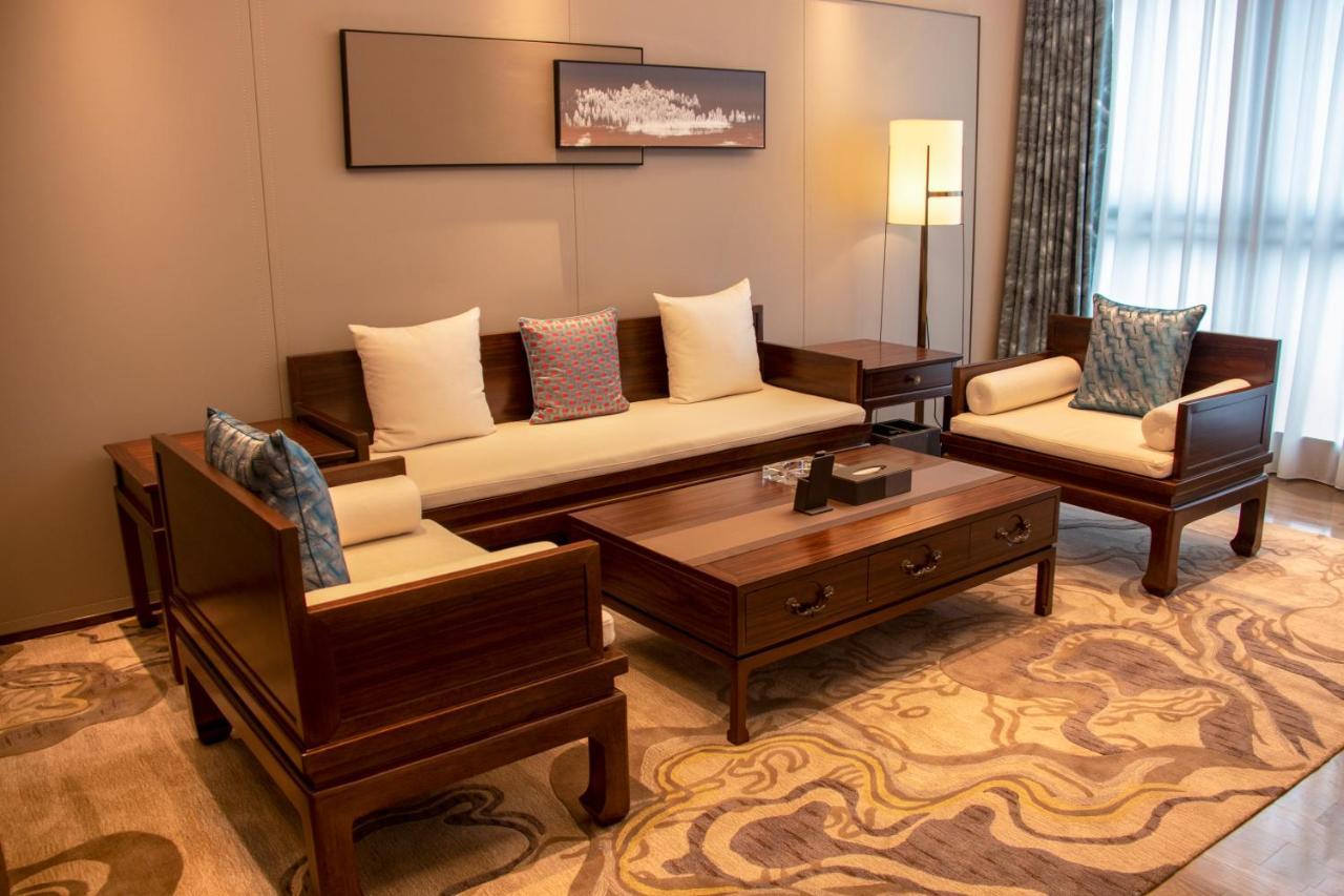 Guangzhou Pazhou Ln Dongfang Hotel Exterior photo
