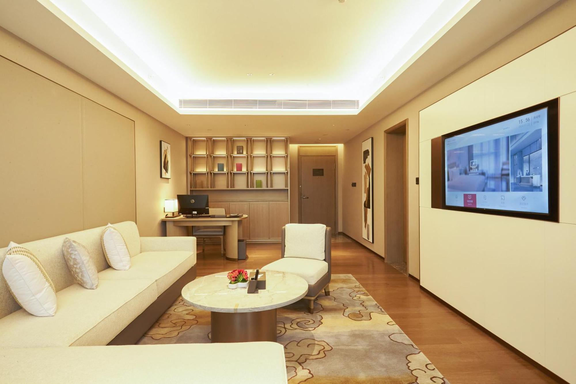 Guangzhou Pazhou Ln Dongfang Hotel Exterior photo