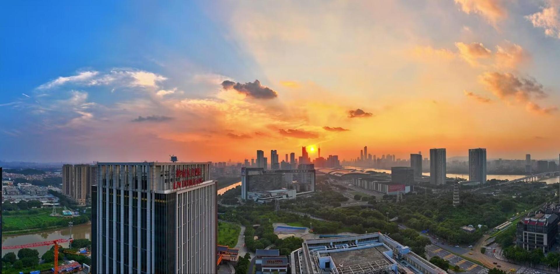 Guangzhou Pazhou Ln Dongfang Hotel Exterior photo