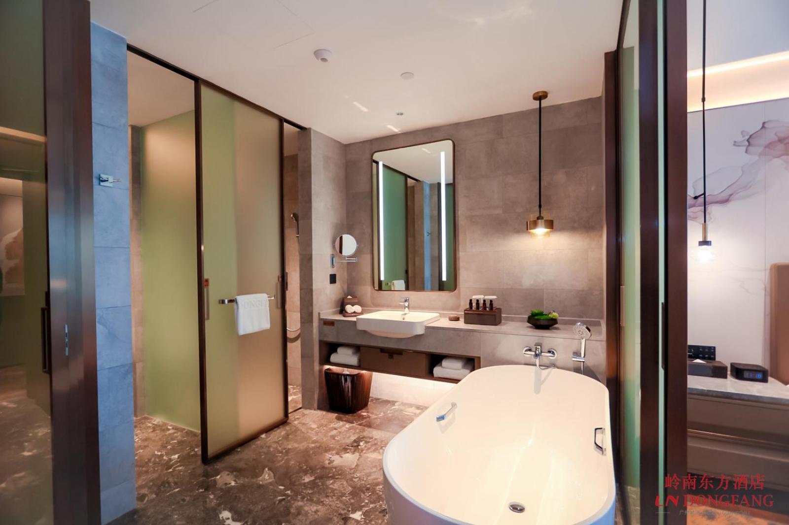 Guangzhou Pazhou Ln Dongfang Hotel Exterior photo